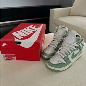 Nike Dunk Hi 1985 DV 1143 300 Enamel Green Women’s 10 or Men’s 8.5 - Brand New!